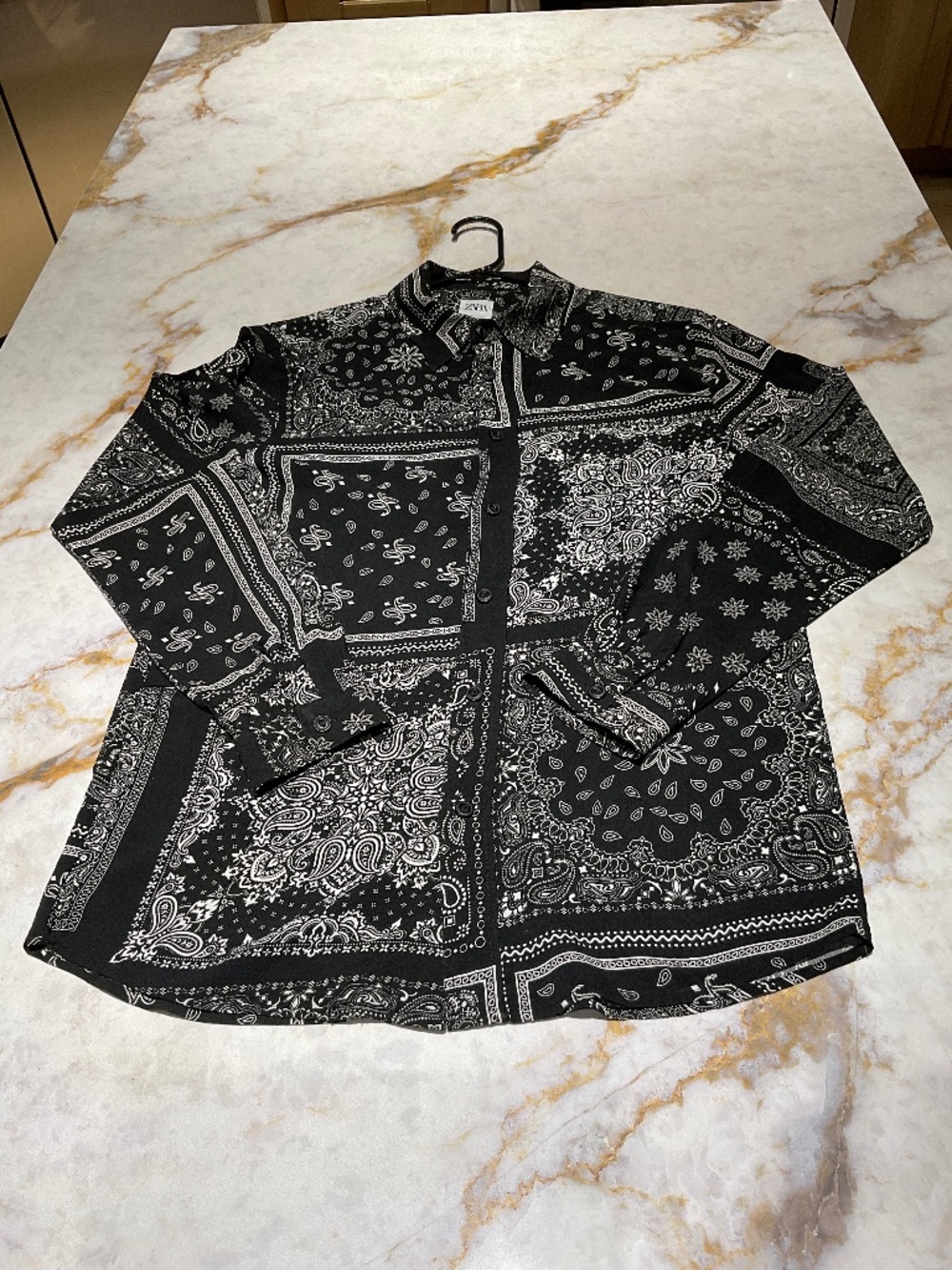 ZARA Men’s Black & White Patterned, long-Sleeve Shirt – Size Large